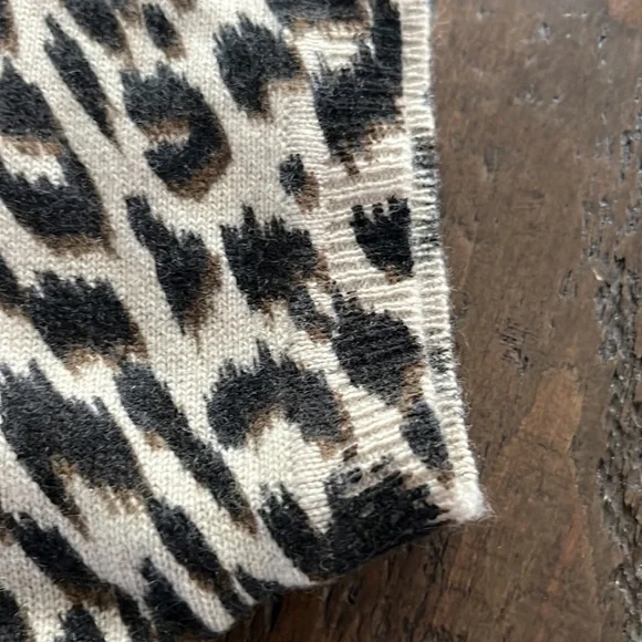 Le Superbe Cashmere -Frances Crop Sweater Top - Picture 4 of 12